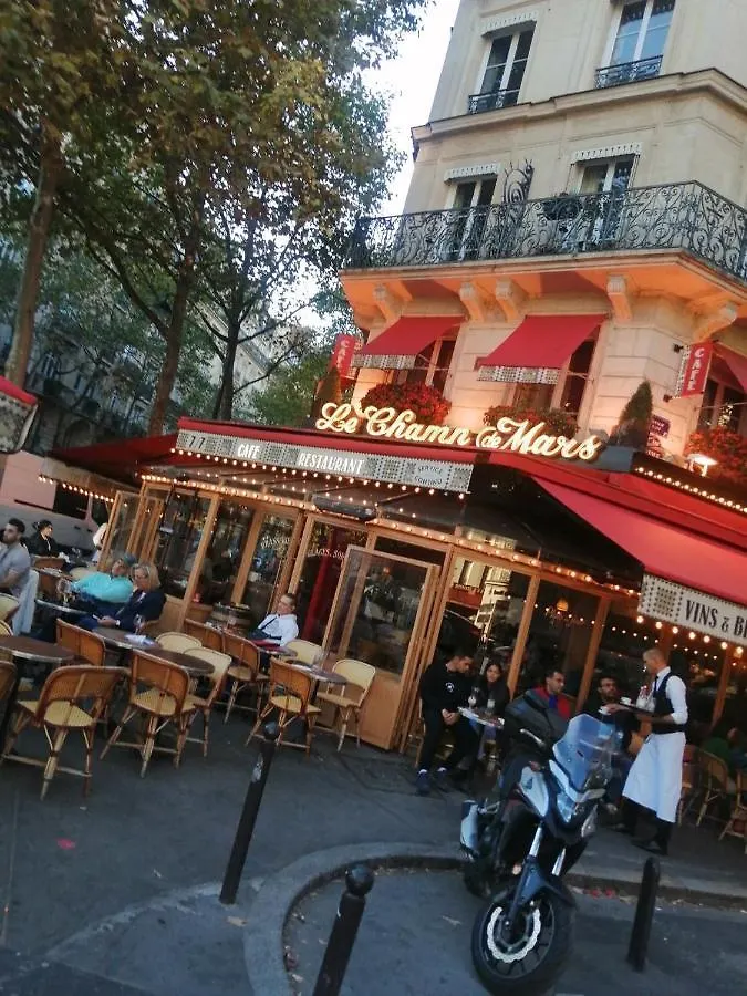 Charming Studio In Paris Near The Eiffel Tower